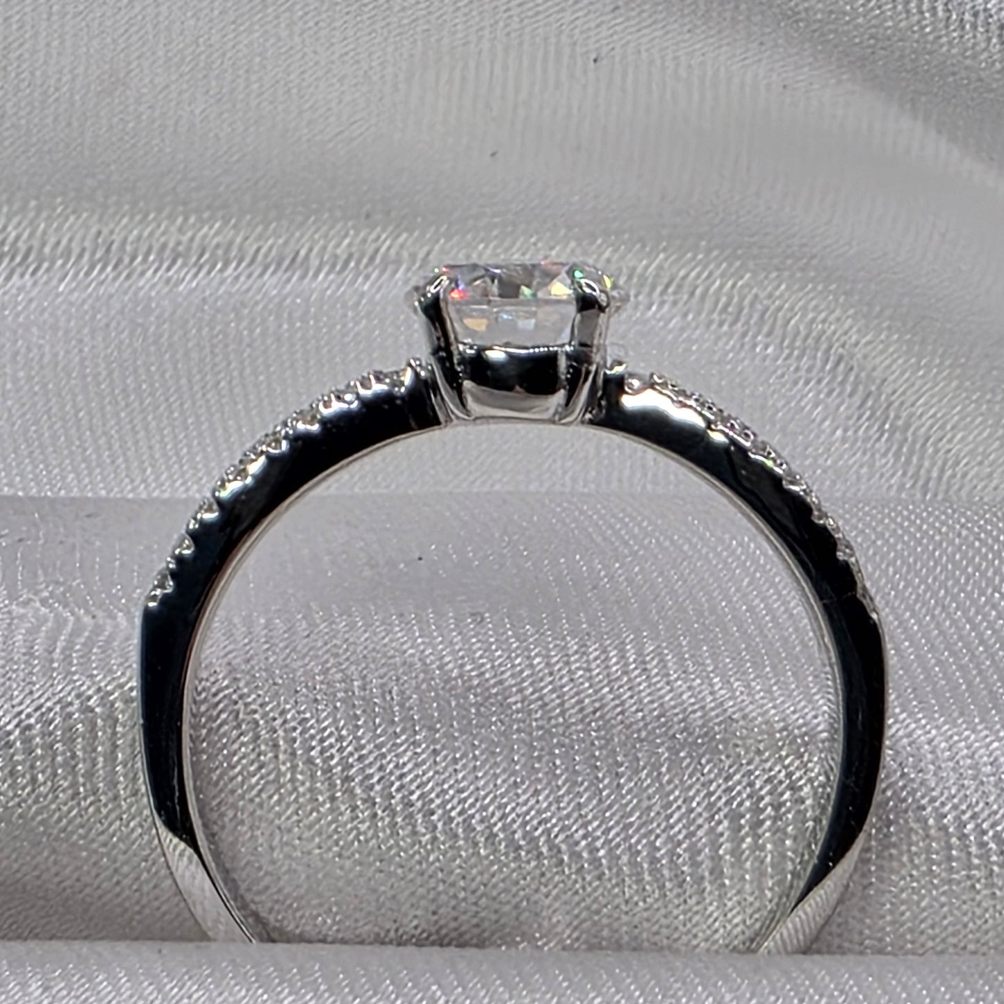 1 ctw Moissanite 18K, size 8
