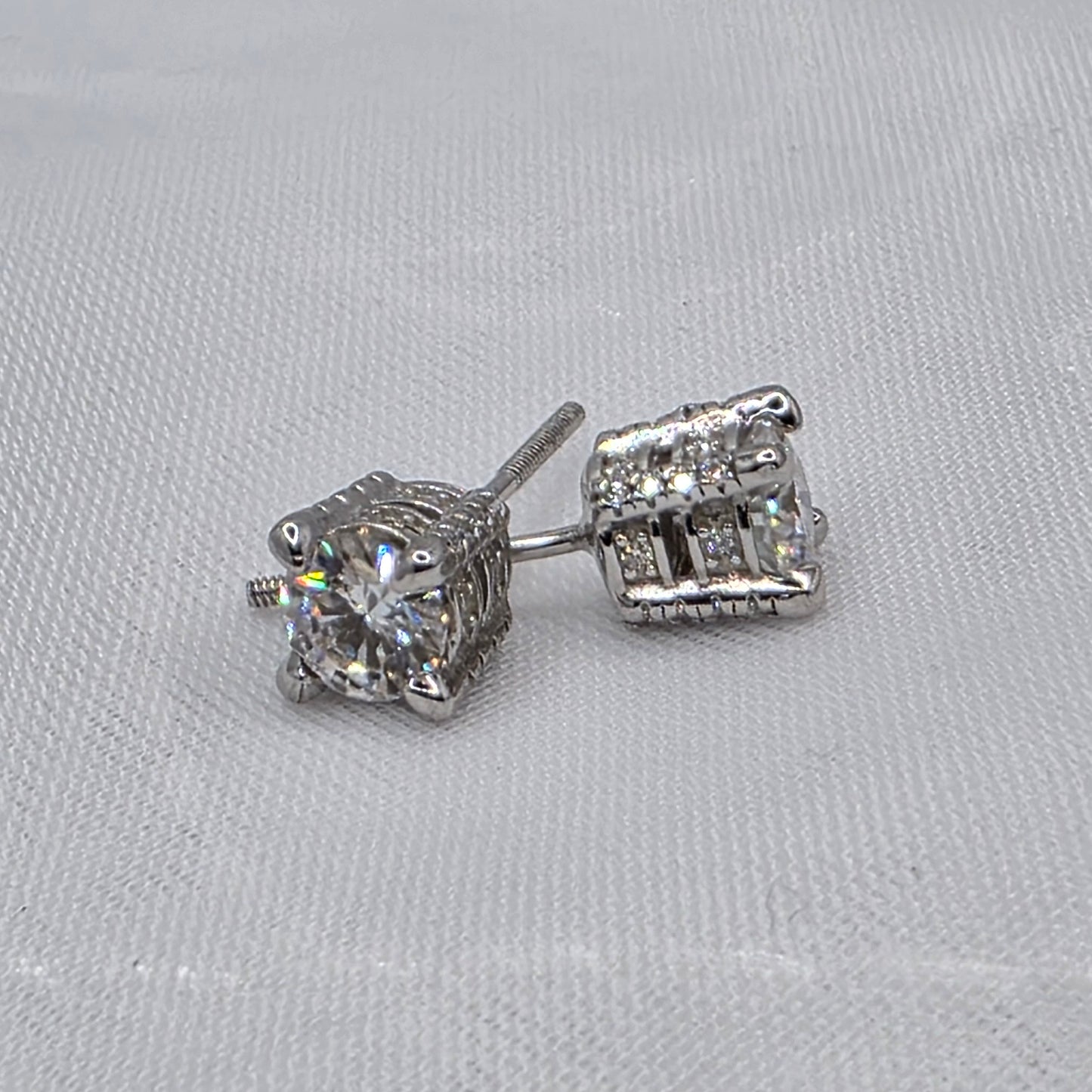0.5 Ctw High Crown Moissanite