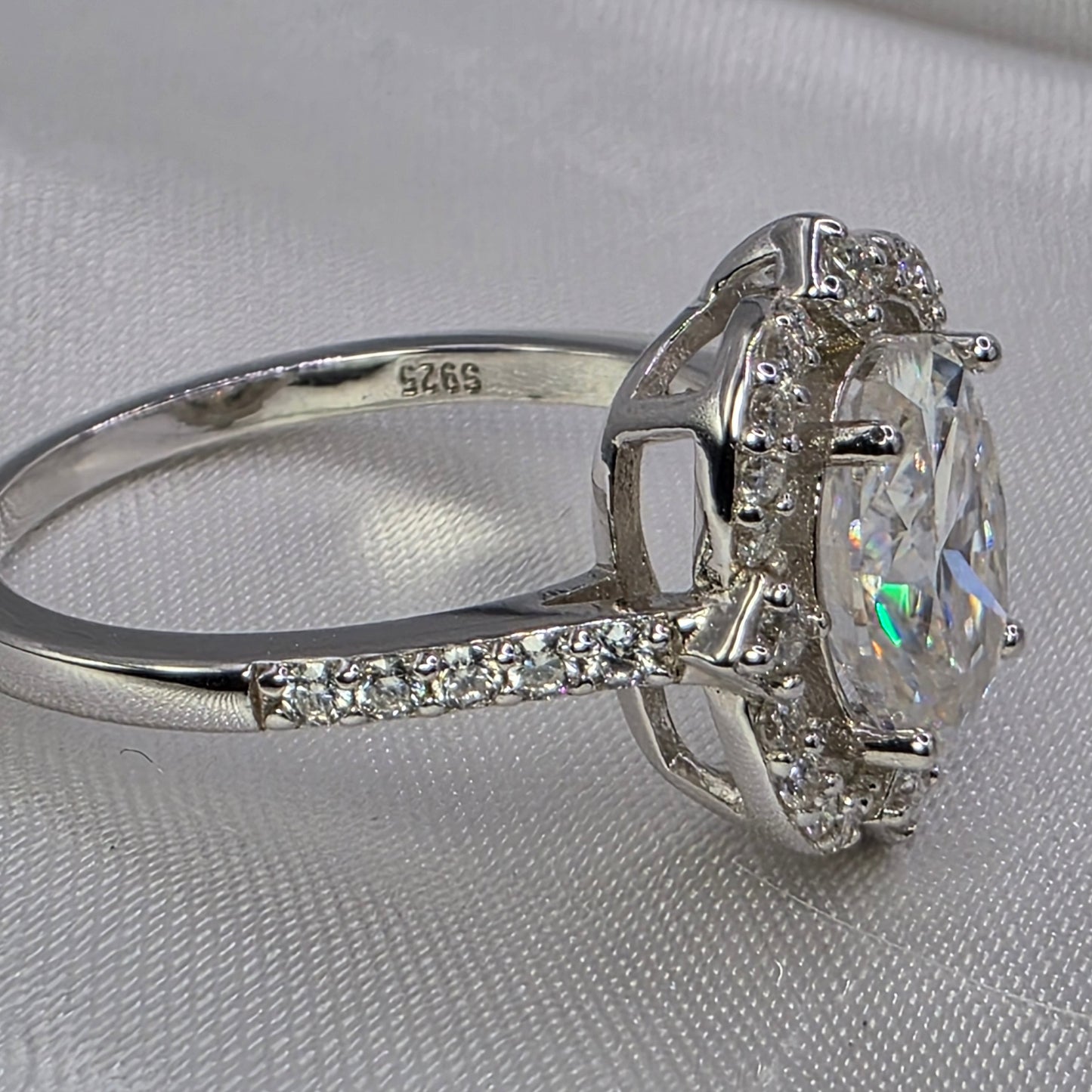 3 ctw Oval w/ halo