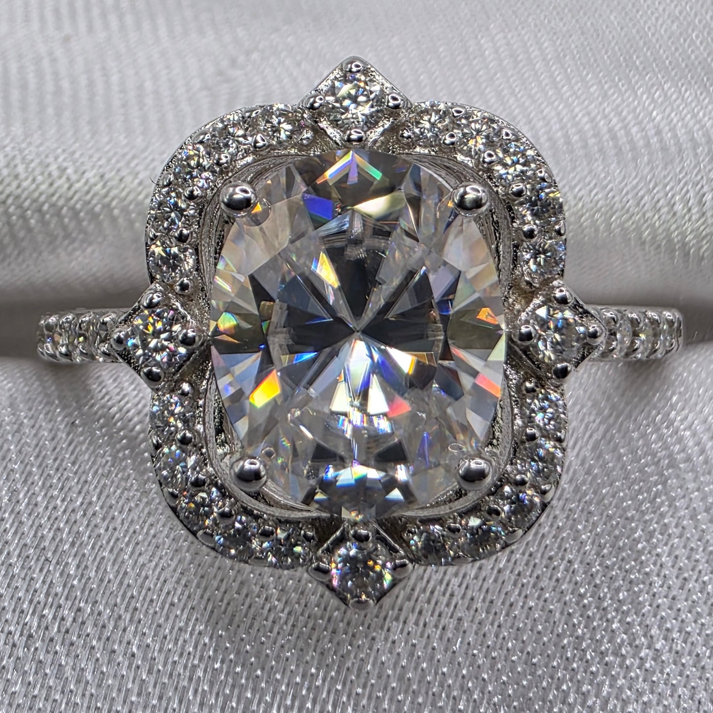 3 ctw Oval w/ halo