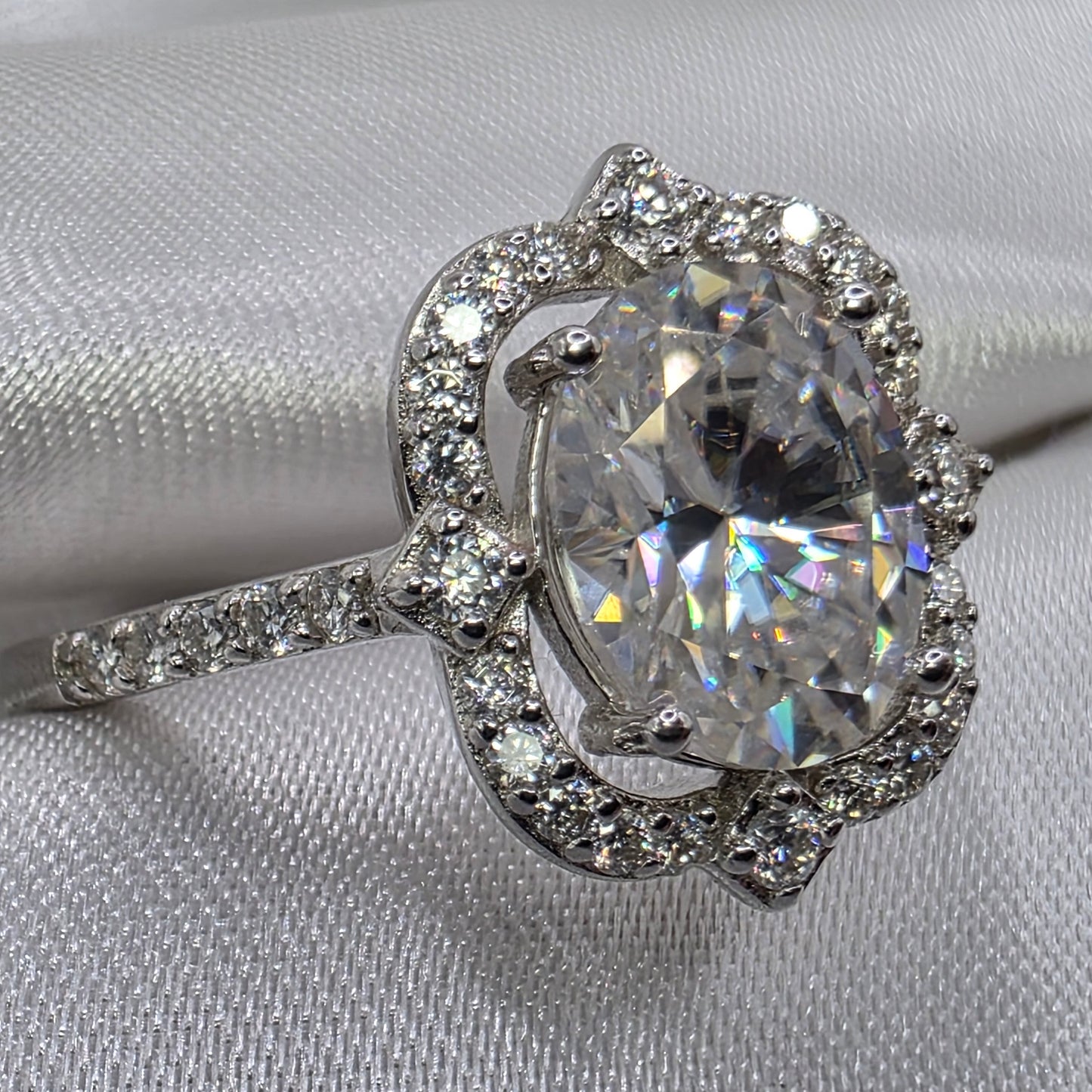 3 ctw Oval w/ halo