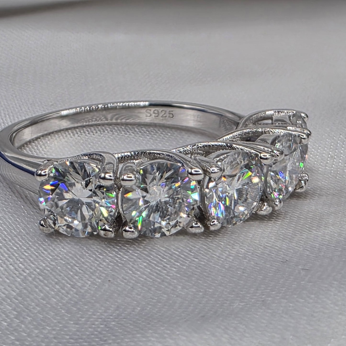 3 Ctw 5 stone, size 6.0