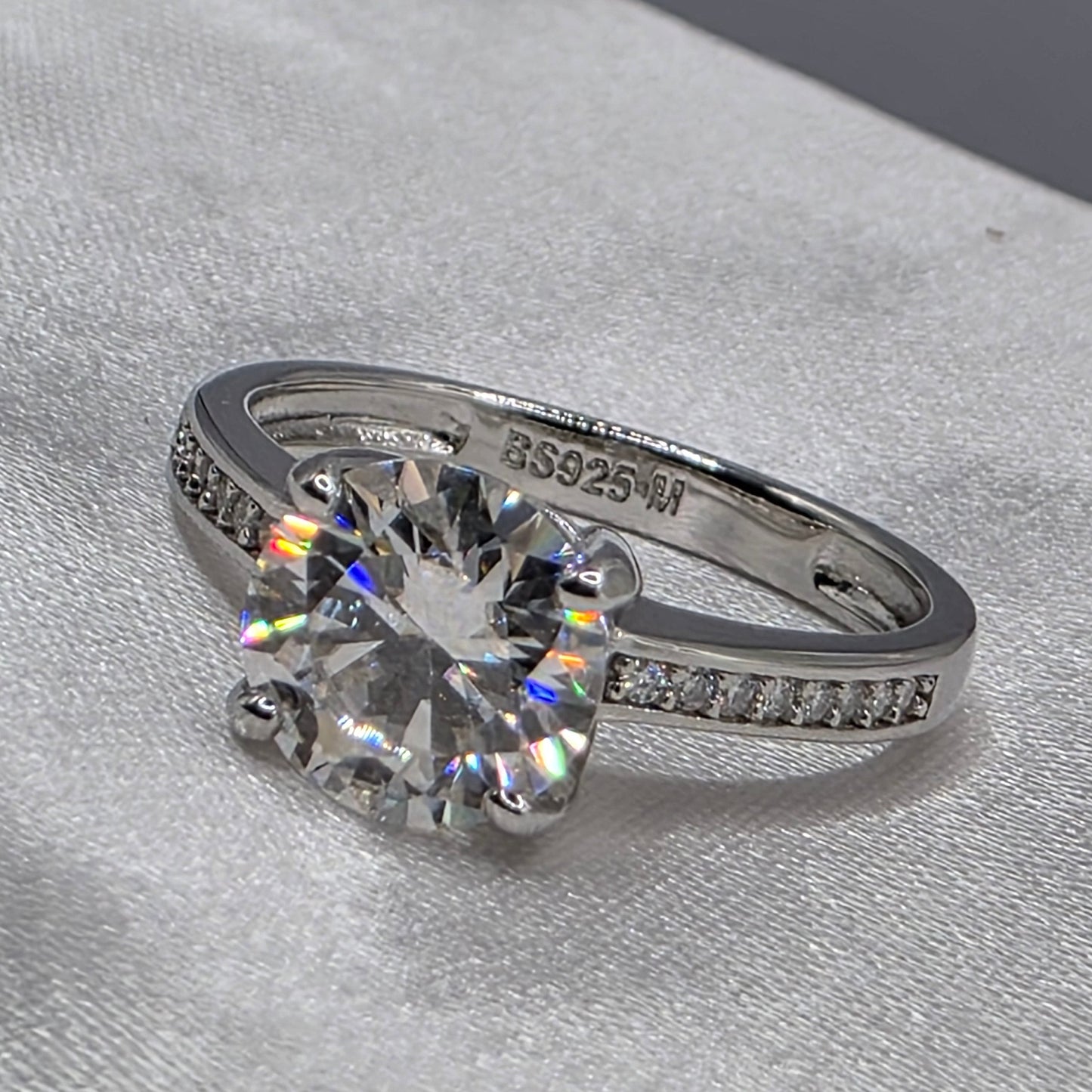 2.1 Ctw Moissanite size 7