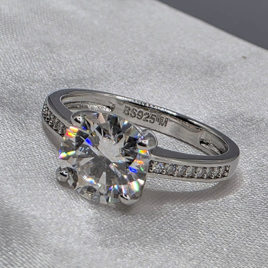 2.1 Ctw Moissanite size 7