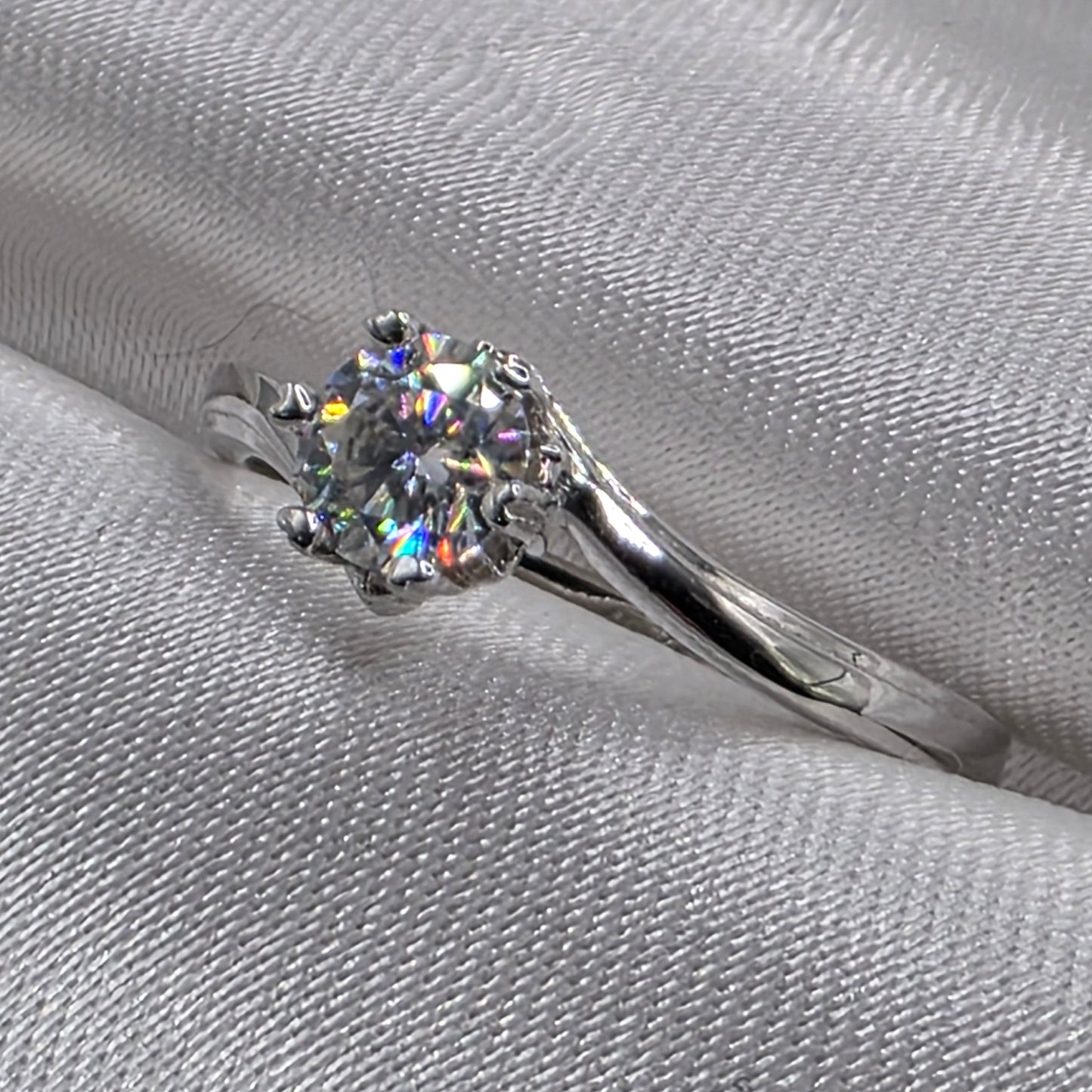 0.5 ctw round solitare, 18K size 6.75