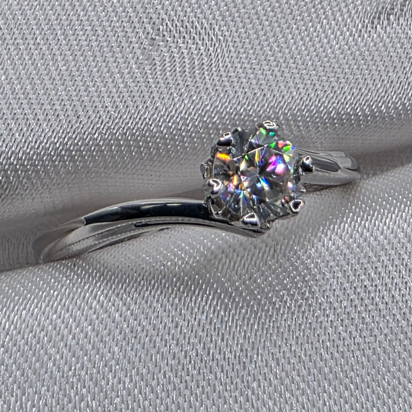 0.5 ctw round solitare, 18K size 6.75