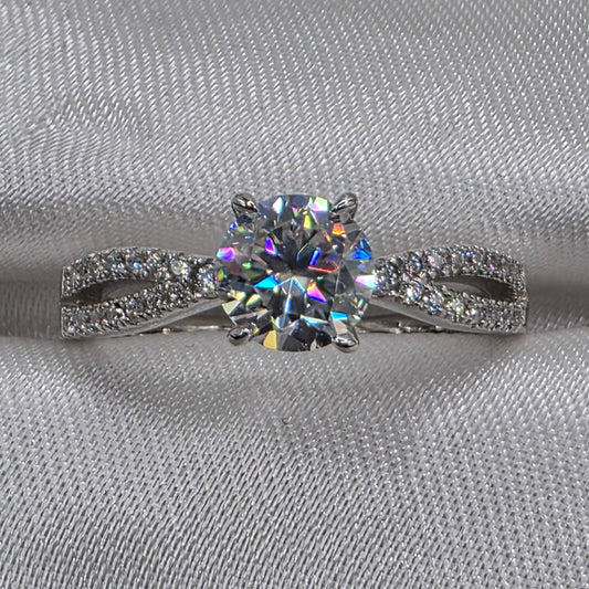 1 ctw Moissanite 18K, size 8