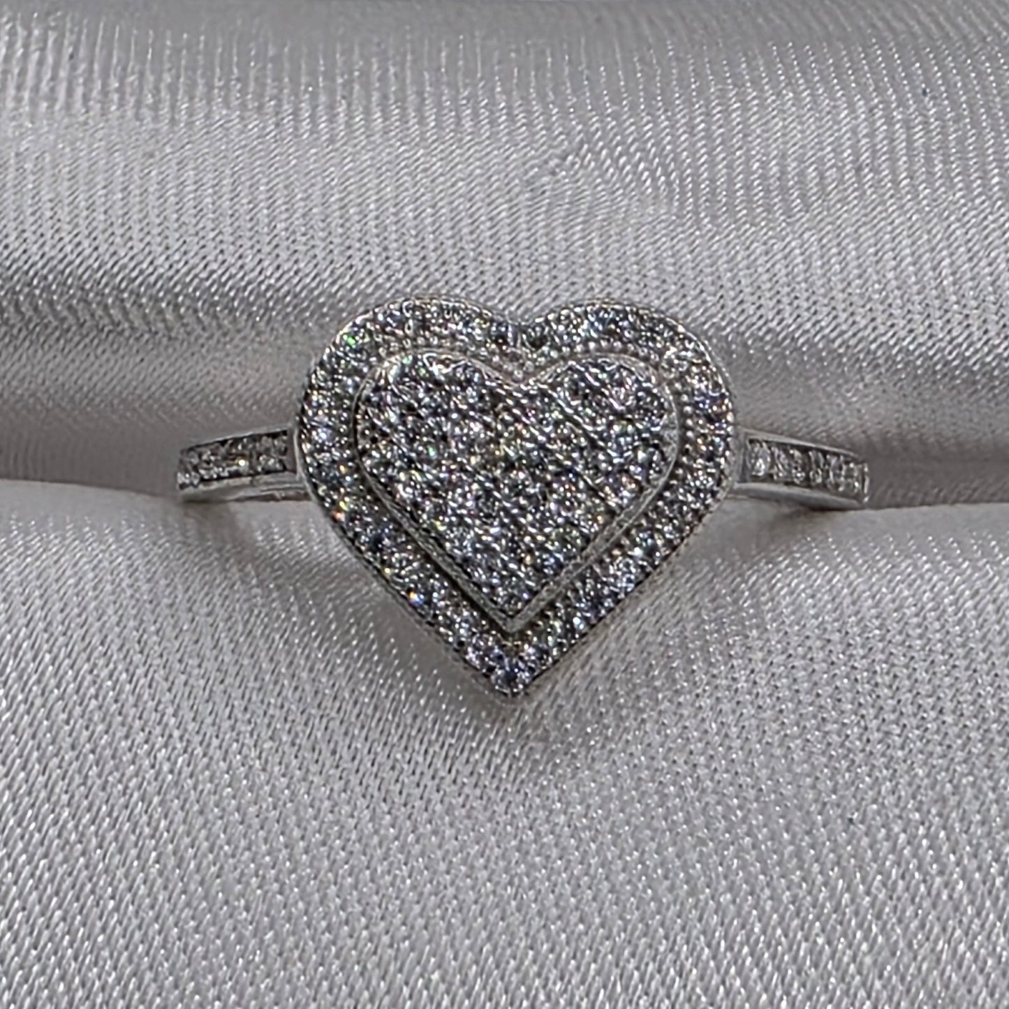 0.5 ctw Moissanite heart cluster w halo, size 8
