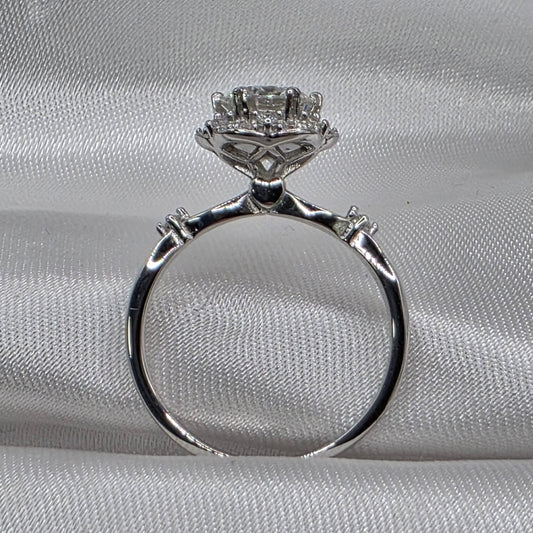 2 ctw Raised halo setting, 18k size 6.5