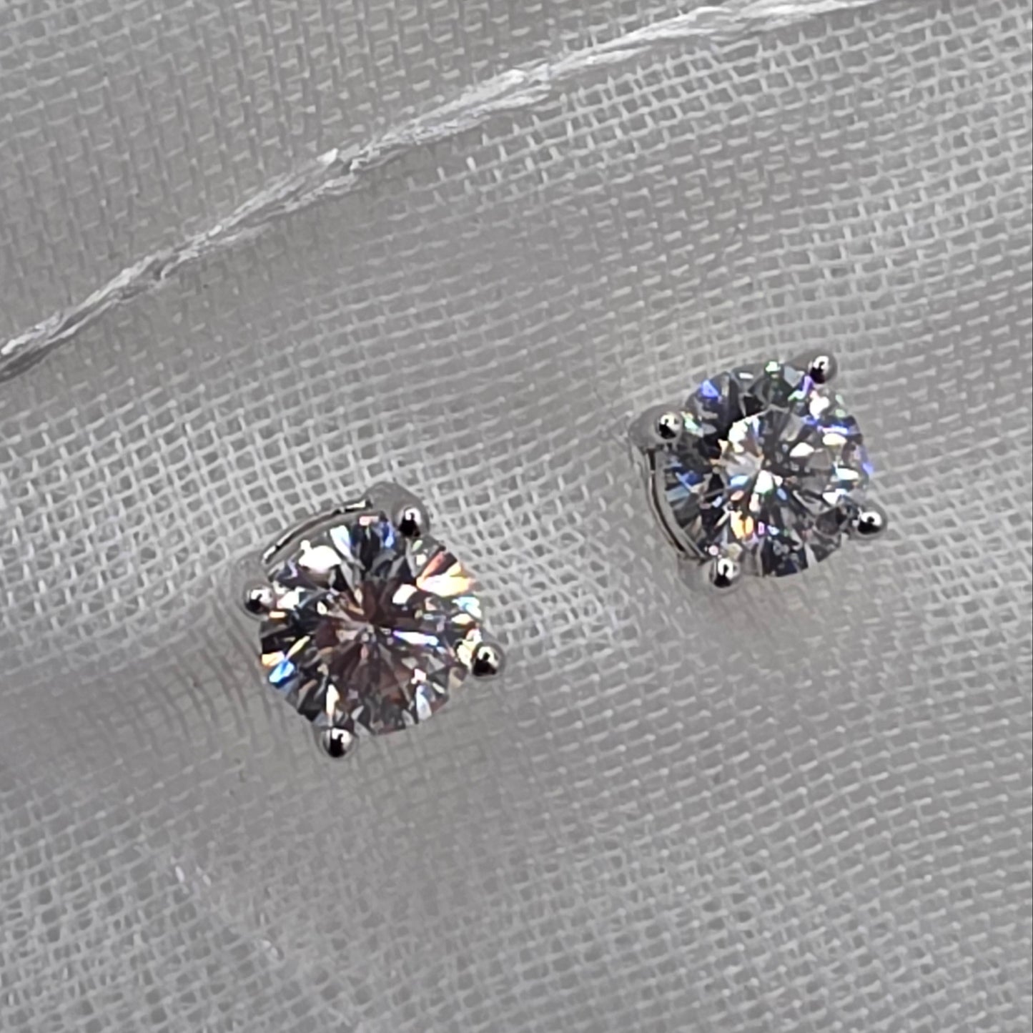 0.5 ctw Moissanite SB