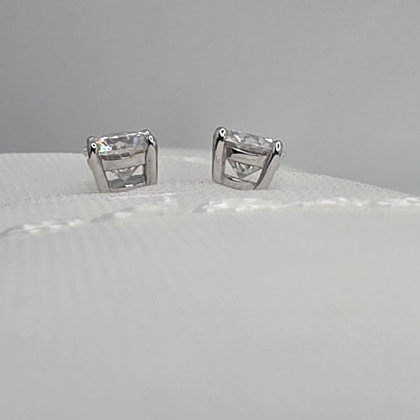 1 ctw Moissanite SB