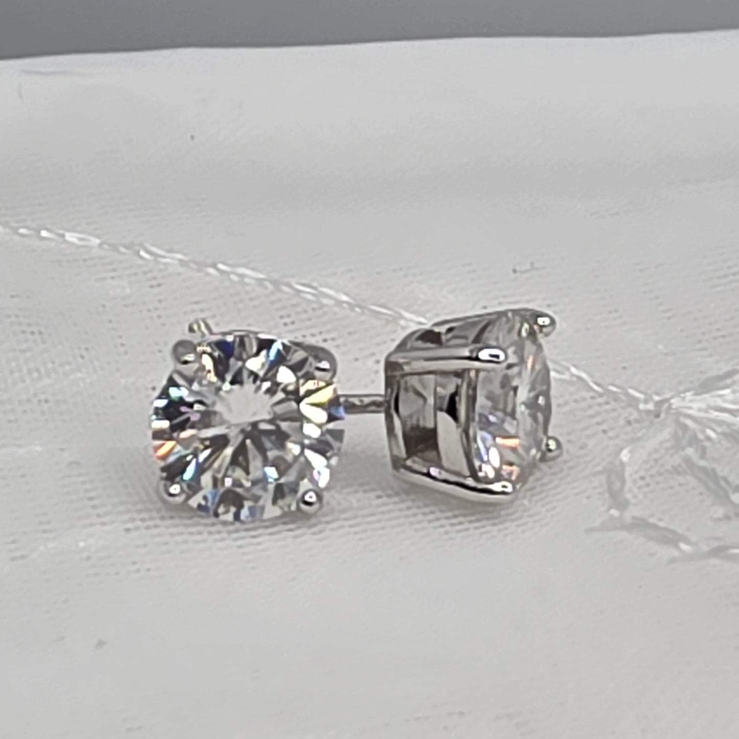 3 Ctw Moissanite SB