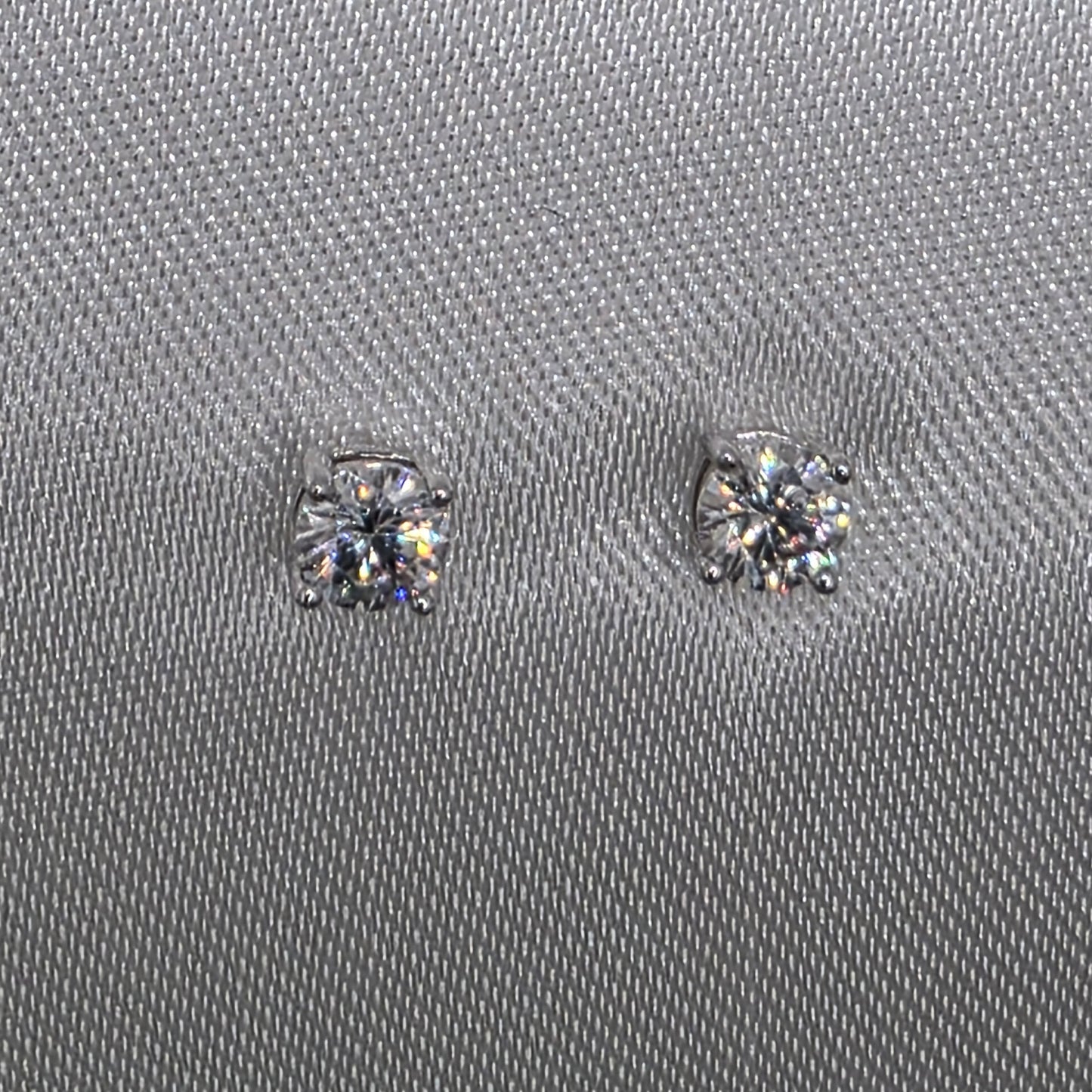 0.5 ctw Moissanite SB