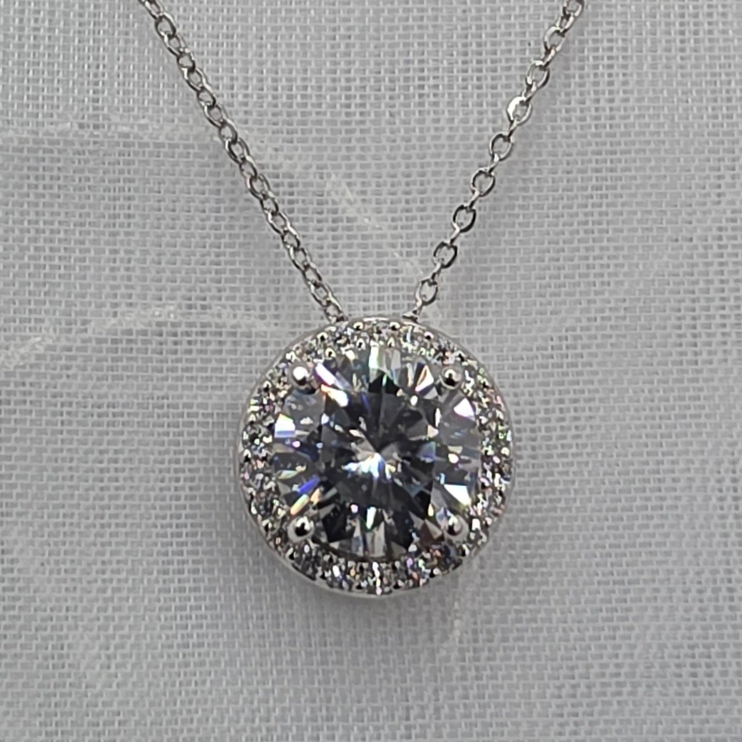 2 Ctw Round Moissanite halo
