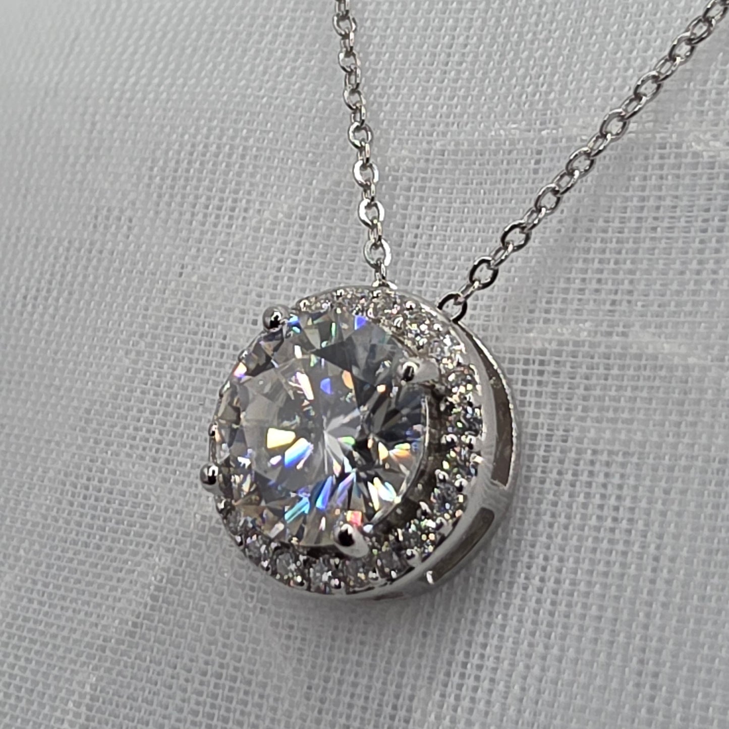 2 Ctw Round Moissanite halo
