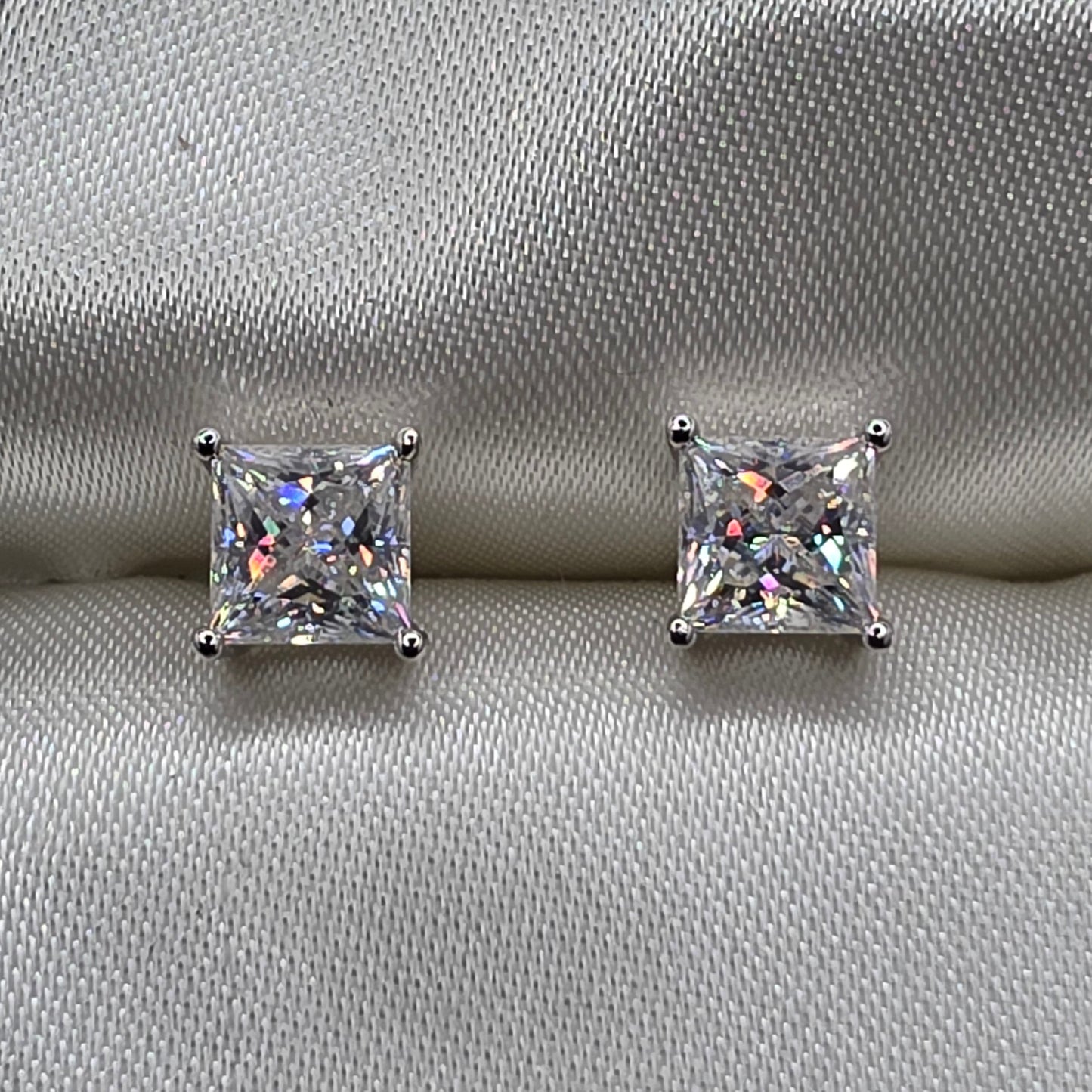 2.5 Ctw Princess cut Moissante