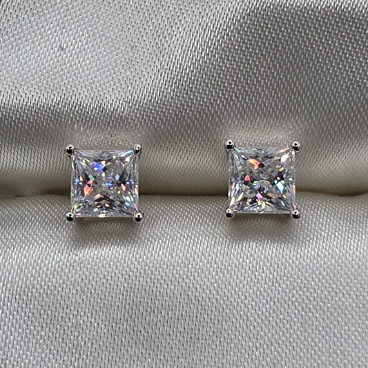 2.5 Ctw Princess cut Moissante
