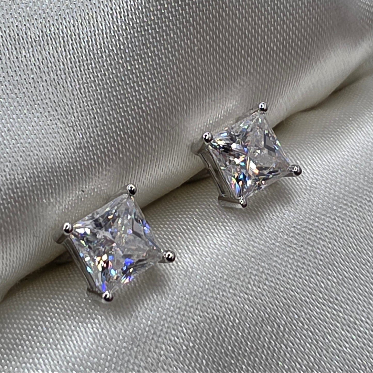 2.5 Ctw Princess cut Moissante