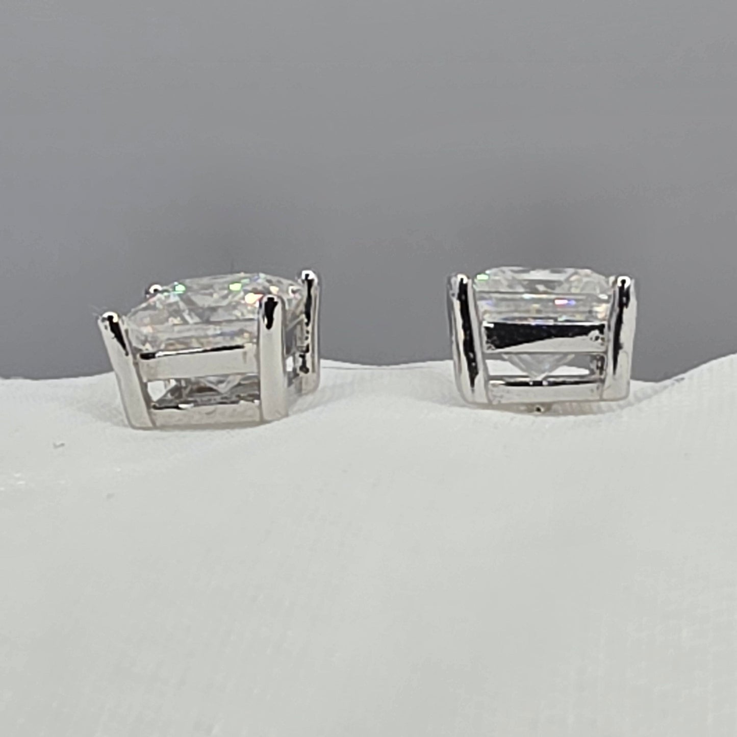 2.5 Ctw Princess cut Moissante