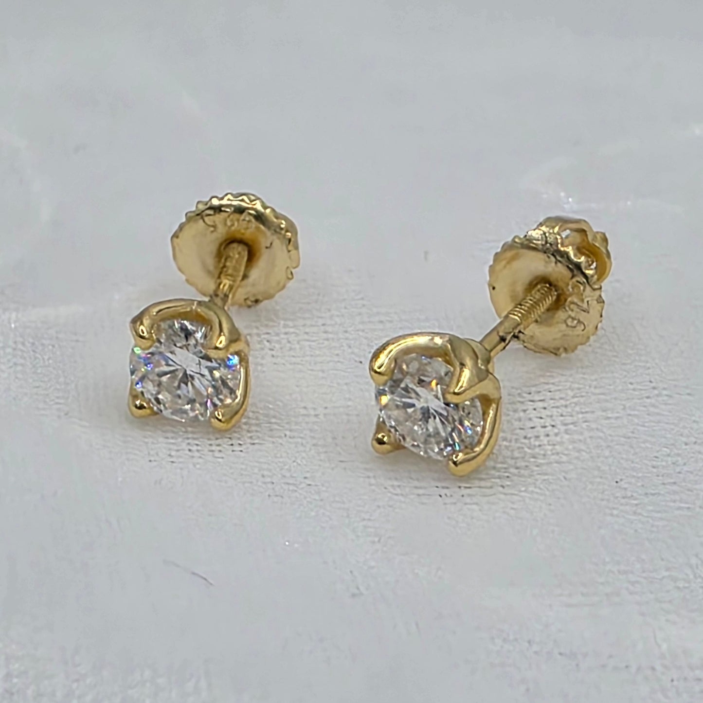 0.5 ctw yellow gold Moissanite SB