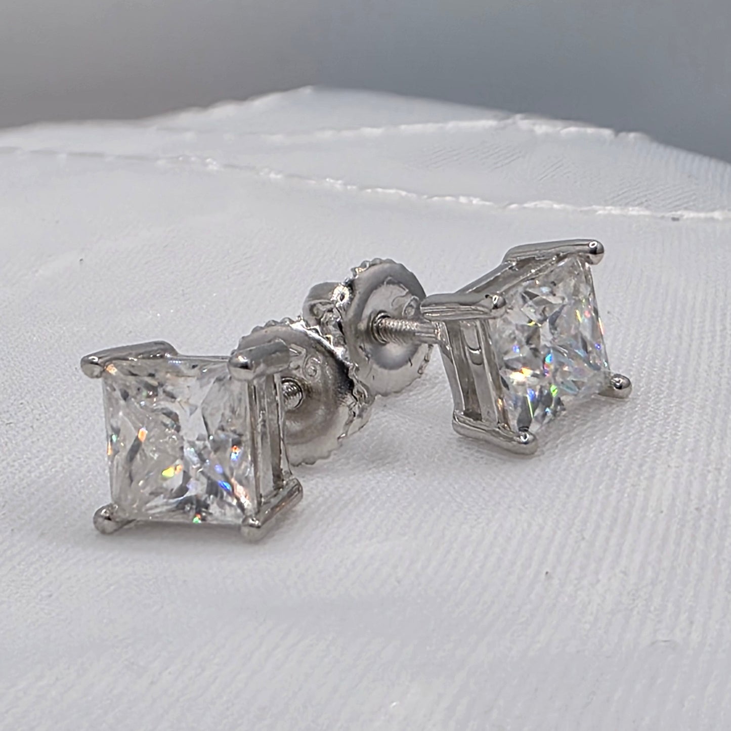 2.5 Ctw Princess cut Moissante