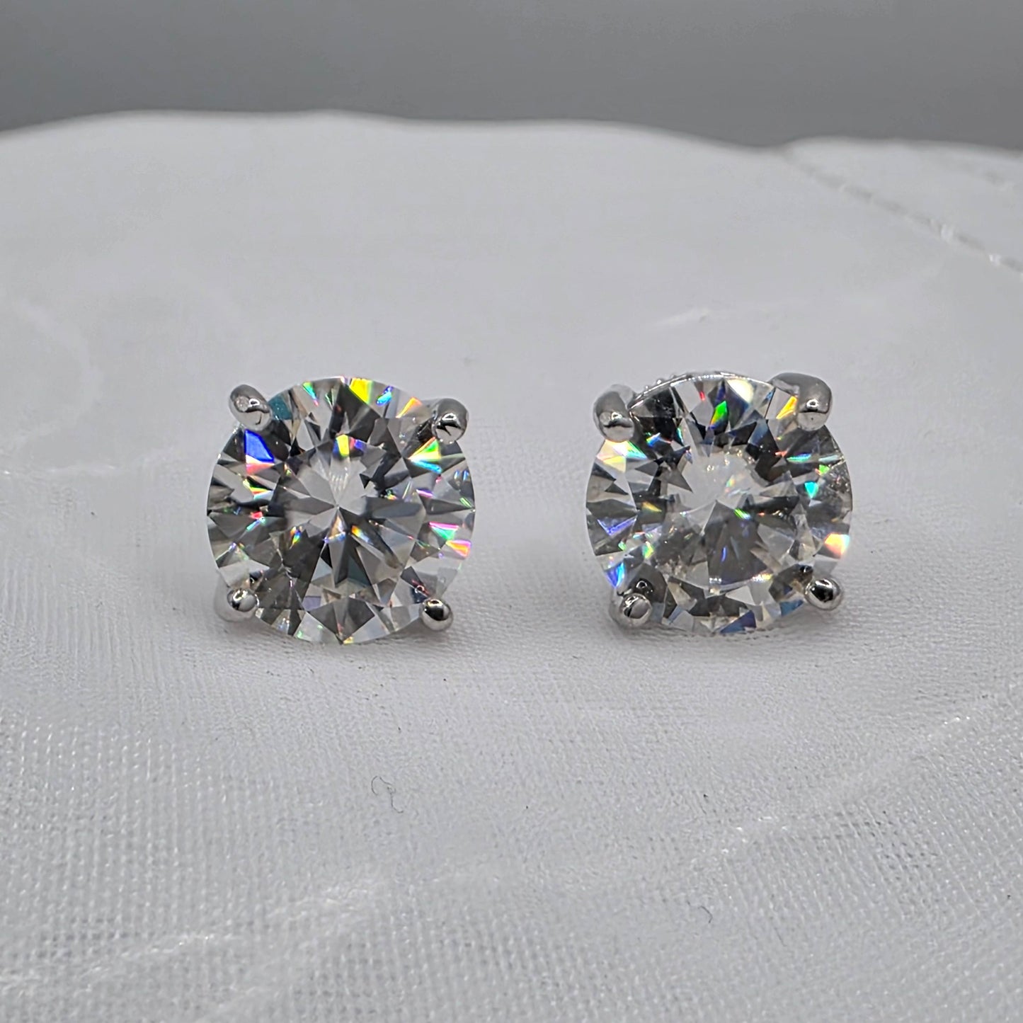 8 Ctw Moissanite SB