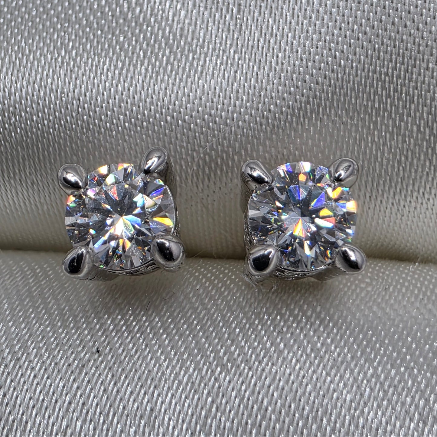 0.5 Ctw High Crown Moissanite