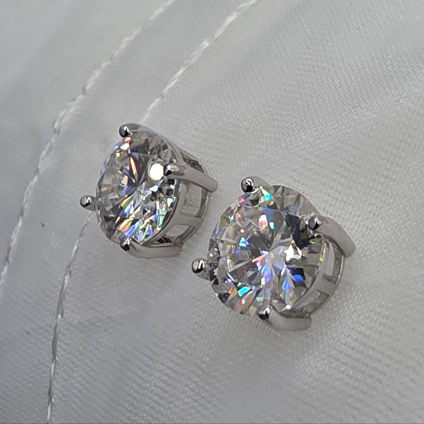 8 Ctw Moissanite SB