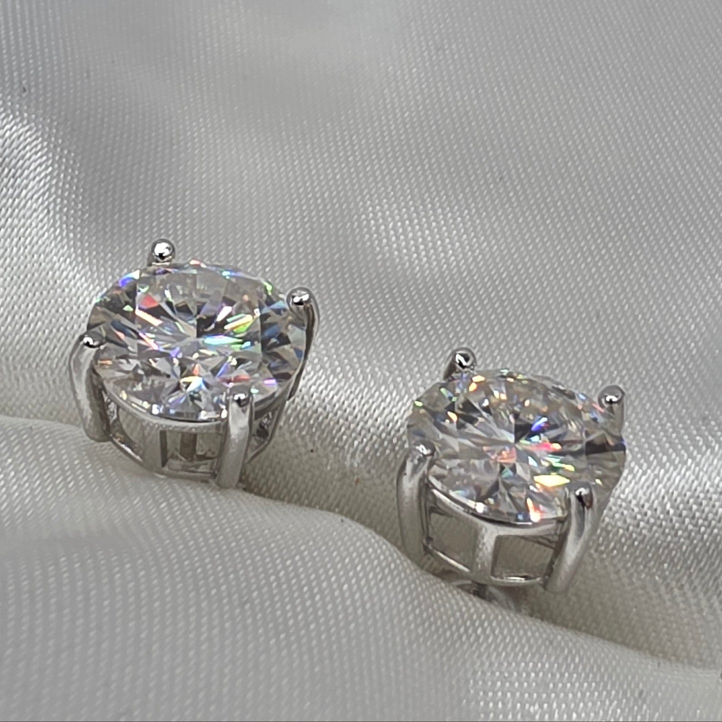 8 Ctw Moissanite SB