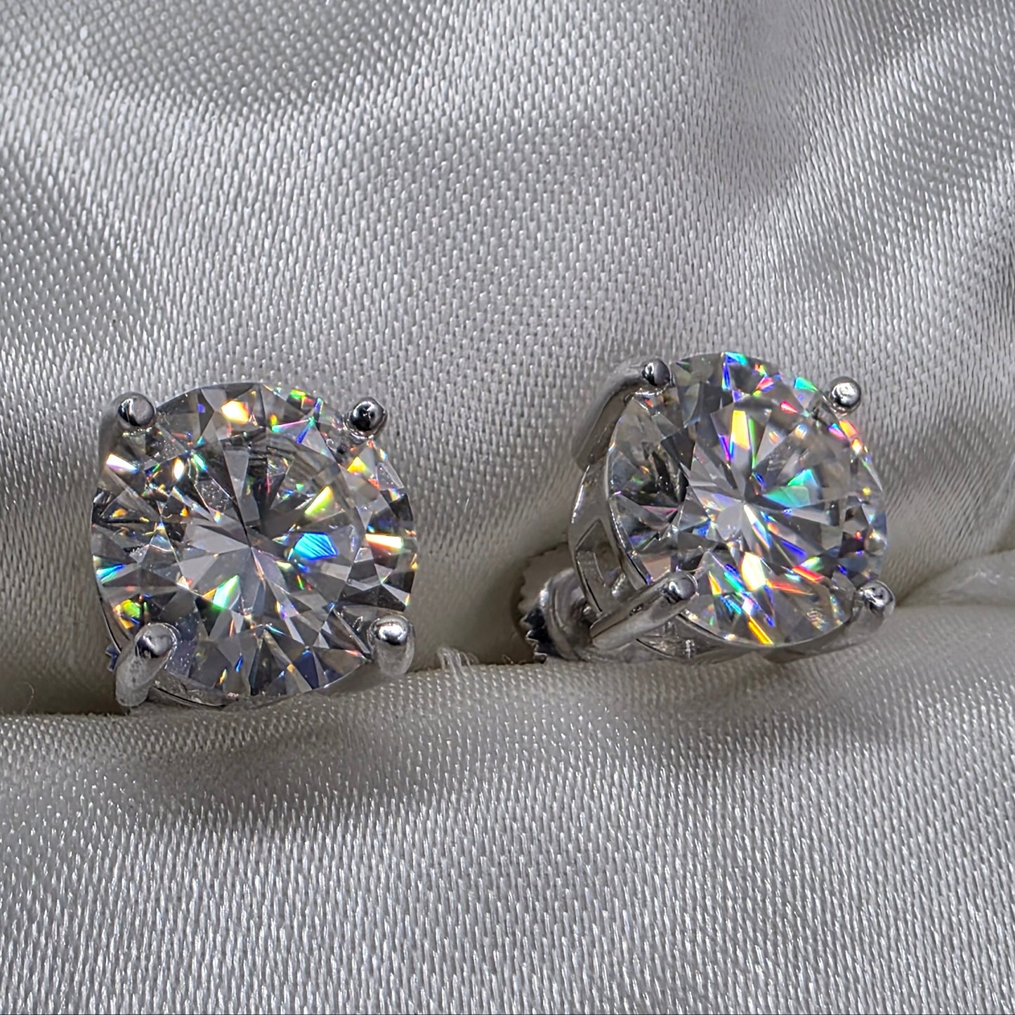 8 Ctw Moissanite SB