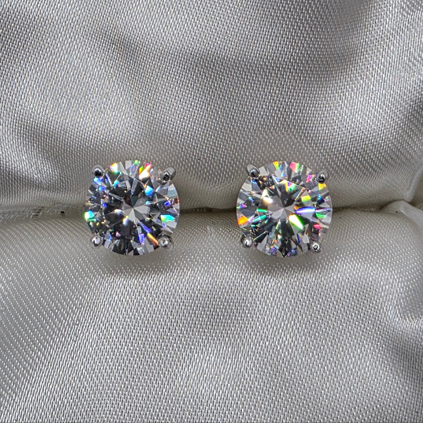 8 Ctw Moissanite SB