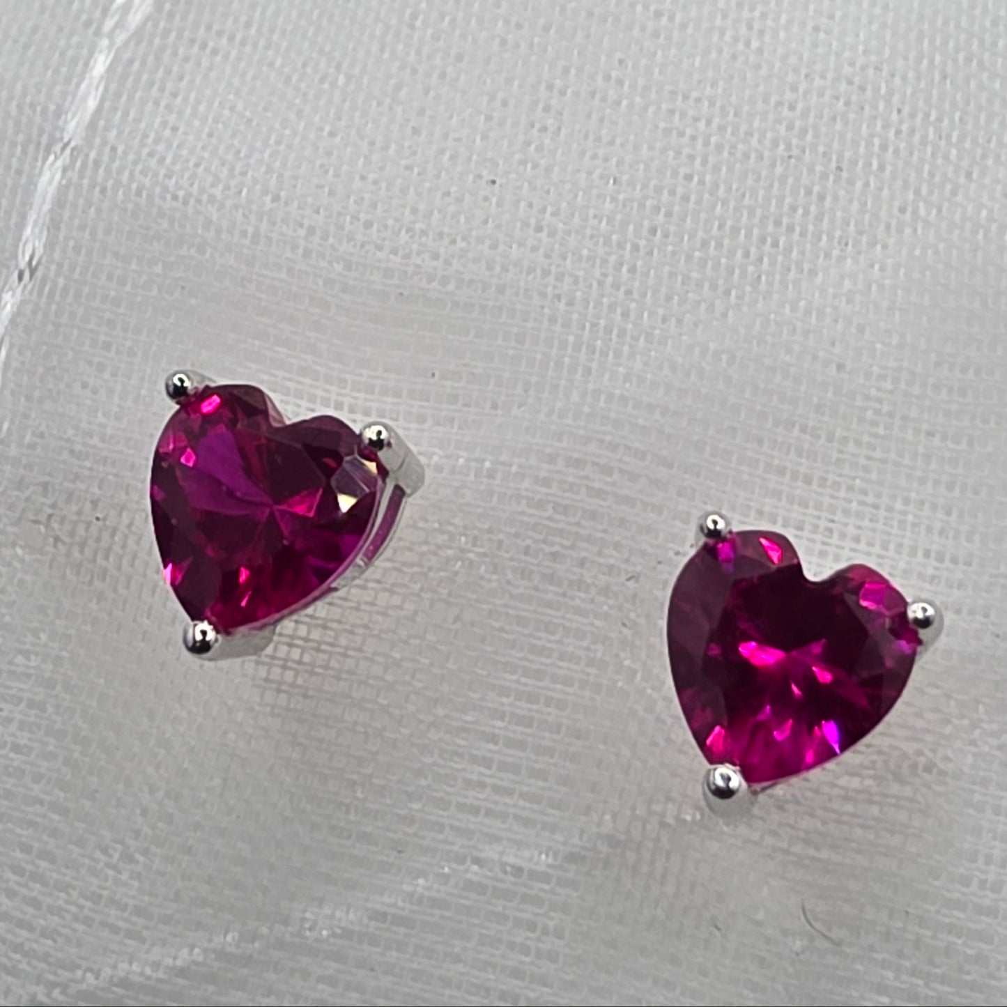 1.56 ctw Red Corundum hearts PB