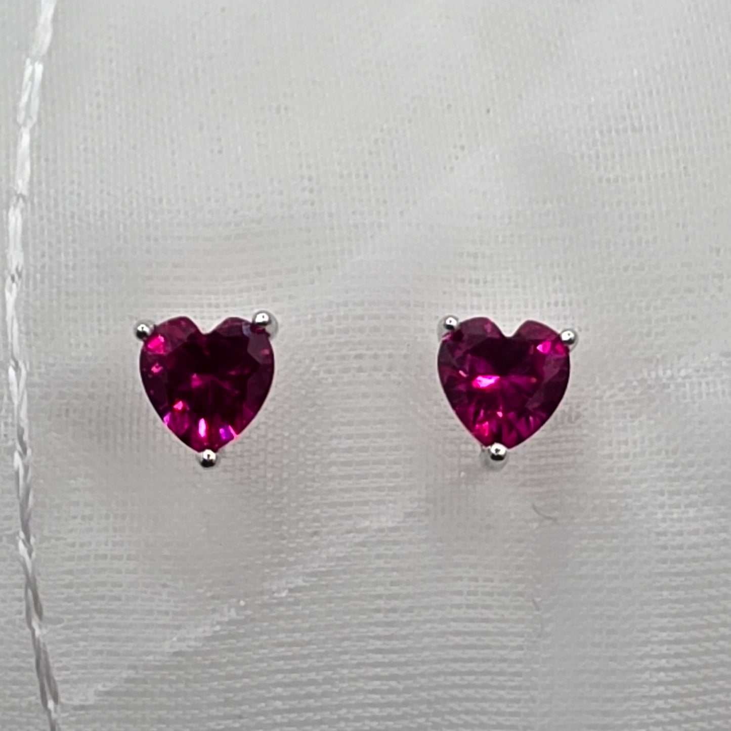 1.56 ctw Red Corundum hearts PB