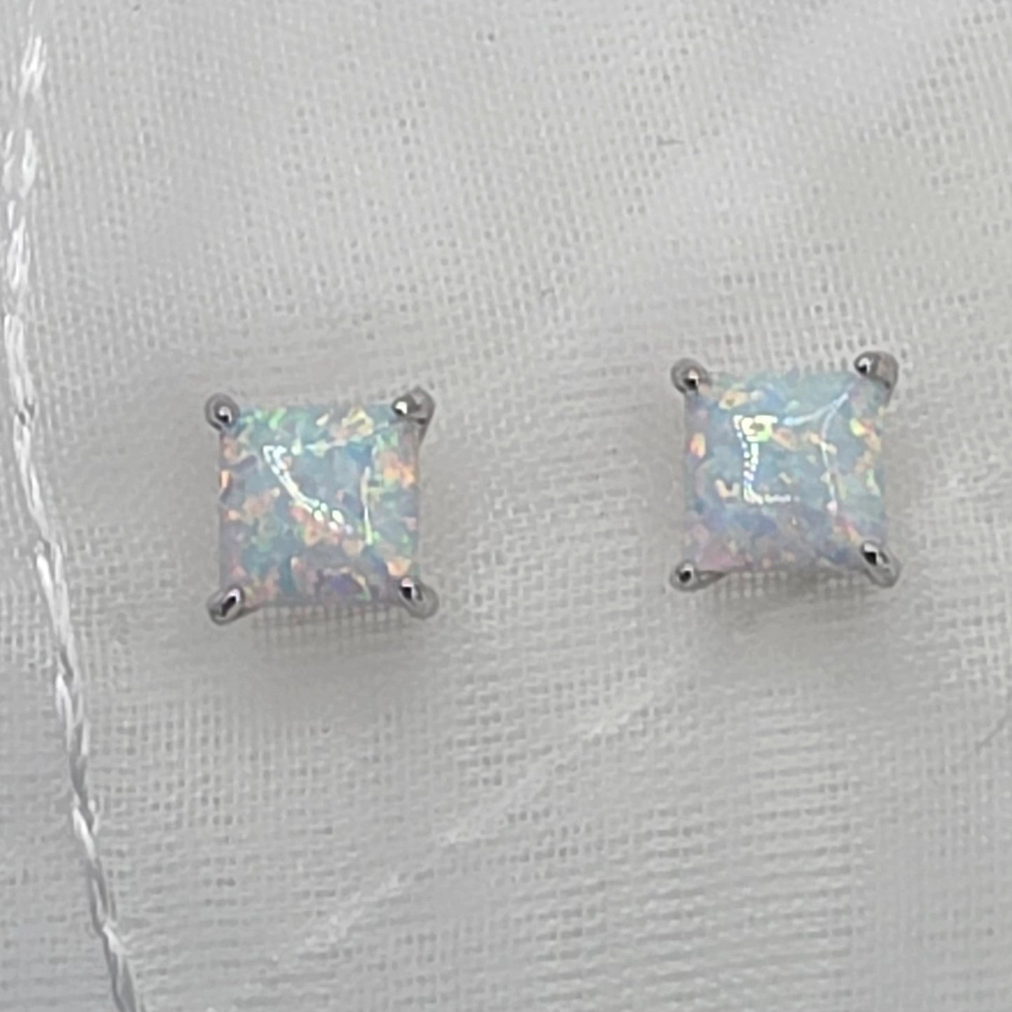 1.6 Ctw White Opal PB