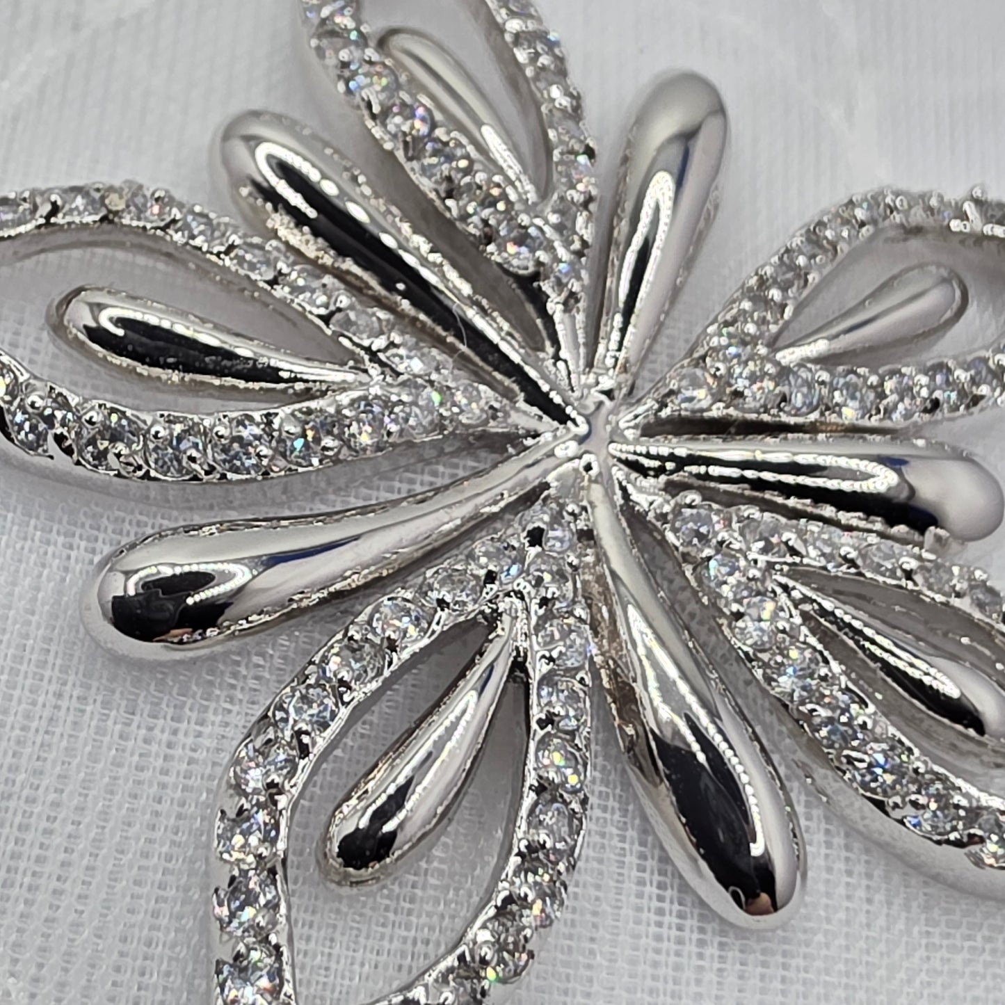 1.3 ctw Moissanite Flower, 24in chain